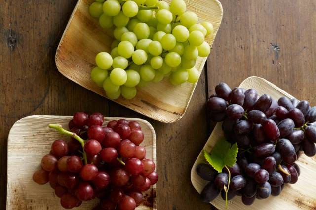 Выбор спелого винограда