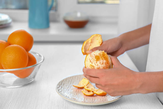 Как чистить апельсины?